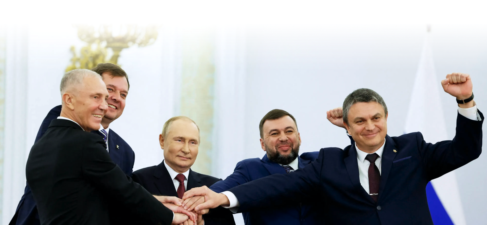 Подписание договоров о принятии регионов в состав России